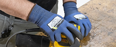 Cut resistant gloves